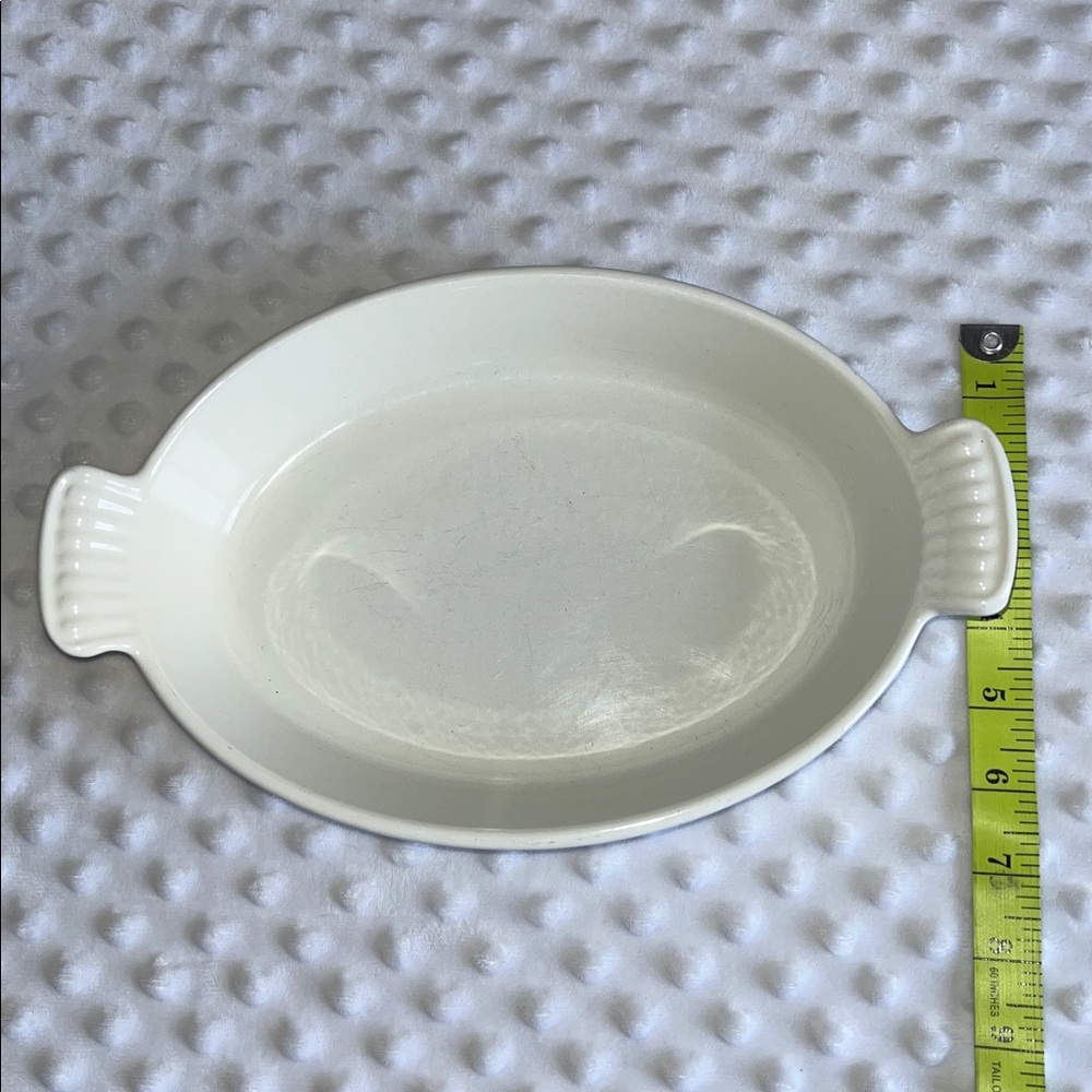 Le Creuset Cream Oval Enamel Cast Iron Baking Dish - Picture 2 of 5